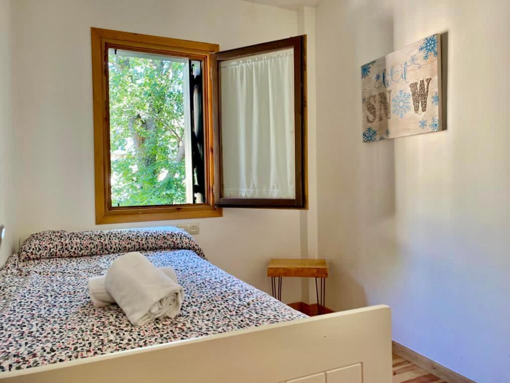 Bpirineos-La Casita Del Rebeco Apartment Benasque Bagian luar foto